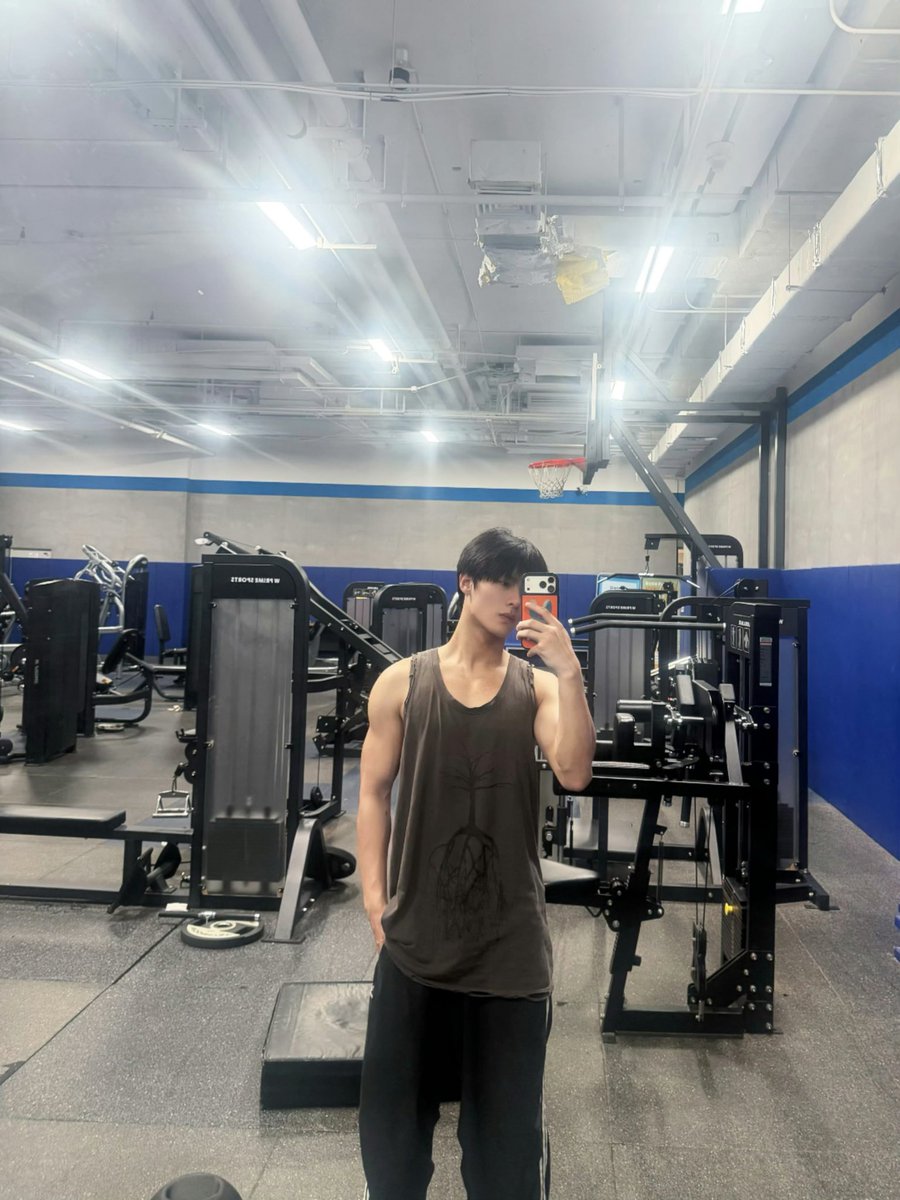 NlNEGATES's tweet photo. 🐰. #ChengXiang #程相 26072026 | weibo 

➡️ If you ask, I just finished my workout. 
📎 https://t.co/ySLhVkGIvb https://t.co/wekAgl0ie2