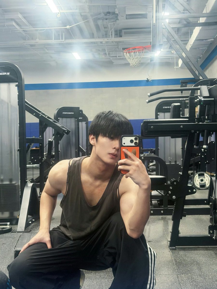 NlNEGATES's tweet photo. 🐰. #ChengXiang #程相 26072026 | weibo 

➡️ If you ask, I just finished my workout. 
📎 https://t.co/ySLhVkGIvb https://t.co/wekAgl0ie2