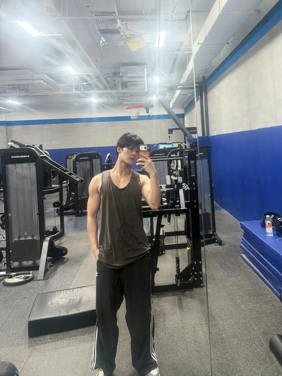 NlNEGATES's tweet photo. 🐰. #ChengXiang #程相 26072026 | weibo 

➡️ If you ask, I just finished my workout. 
📎 https://t.co/ySLhVkGIvb https://t.co/wekAgl0ie2