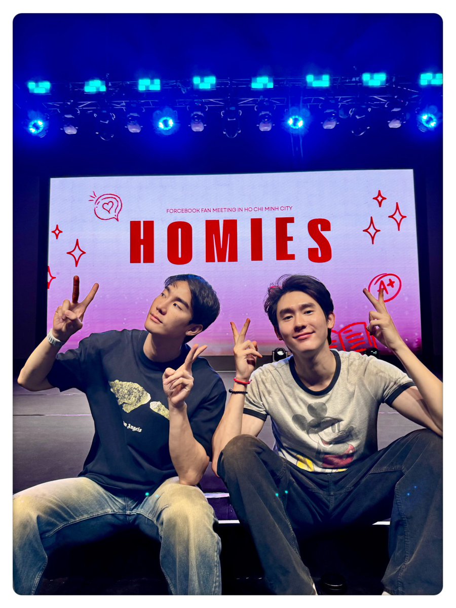 GMMTV's tweet photo. Thật sự không thể chờ thêm được nữa rồi! 🫶
Hãy đến và cùng tạo nên thật nhiều kỷ niệm tuyệt vời nhé!
ตื่นเต้นไม่ไหวแล้ว! 
แล้วมาเจอกันมาสนุกไปด้วยกันนะครับ

#ForceBookFMinHCMC
#GMMTV https://t.co/H5mfu7waDG