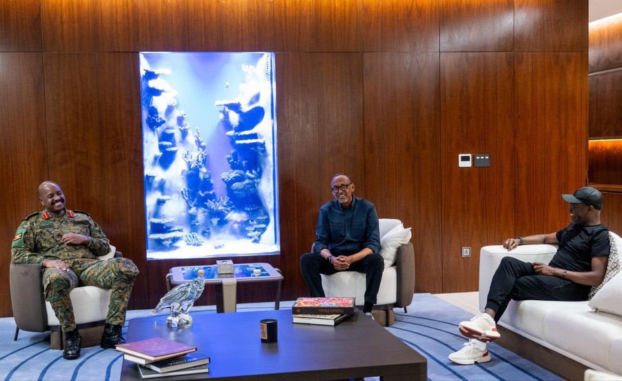 HonTwallafadil's tweet photo. Our Generational Leader @mkainerugaba has met HE. @PaulKagame the President of Rwanda in Kigali.

The wisdom and exemplary leadership of President @PaulKagame combined with that of our great father @KagutaMuseveni make @mkainerugaba a great leader and pilot of our future.
Tuta shikilia hapo tu, atubanduki.

@mkainerugaba is our next President