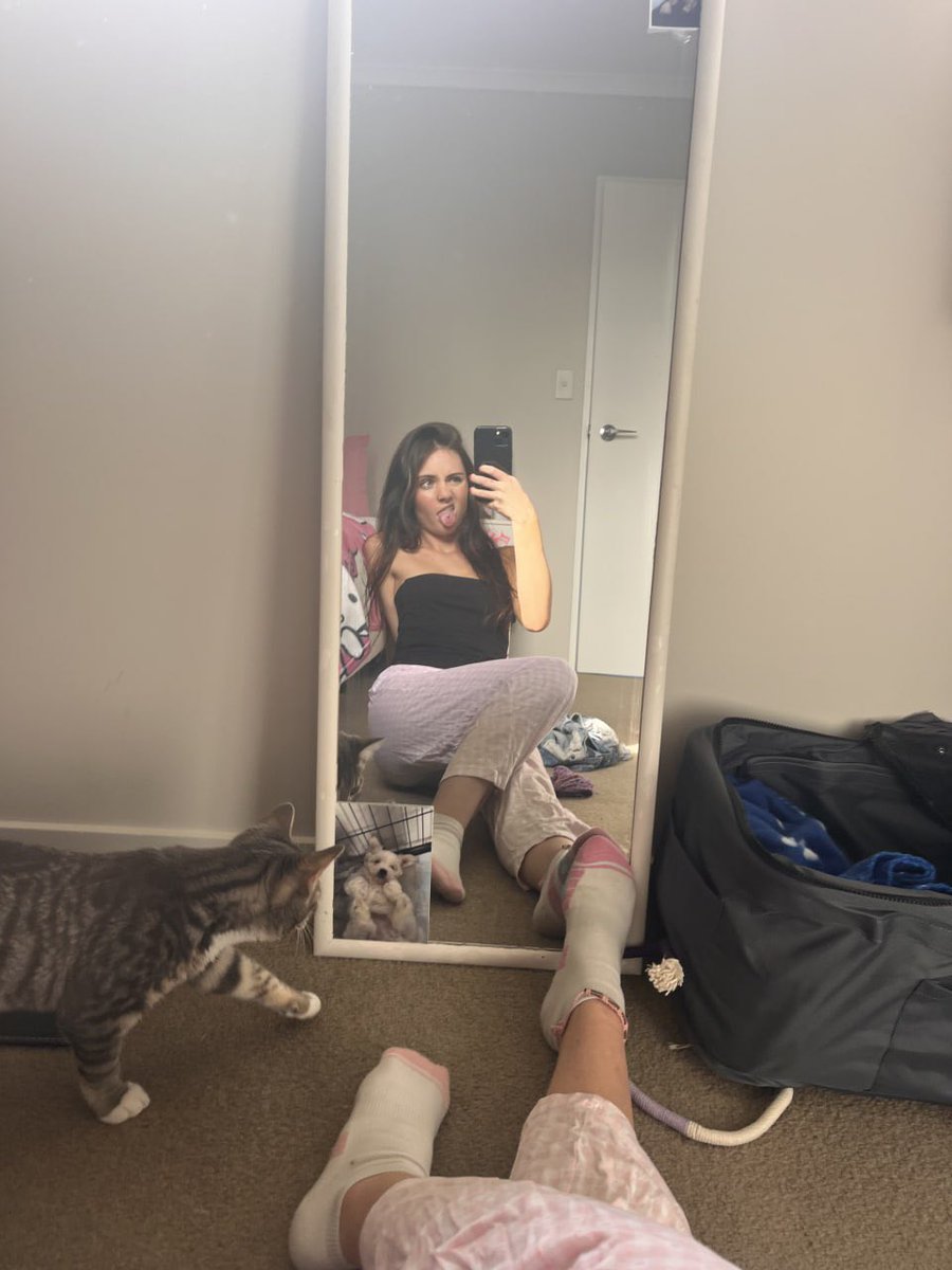ryleemonroe_x's tweet photo. i smile everytime you text me btw https://t.co/hD1eXxmRpW