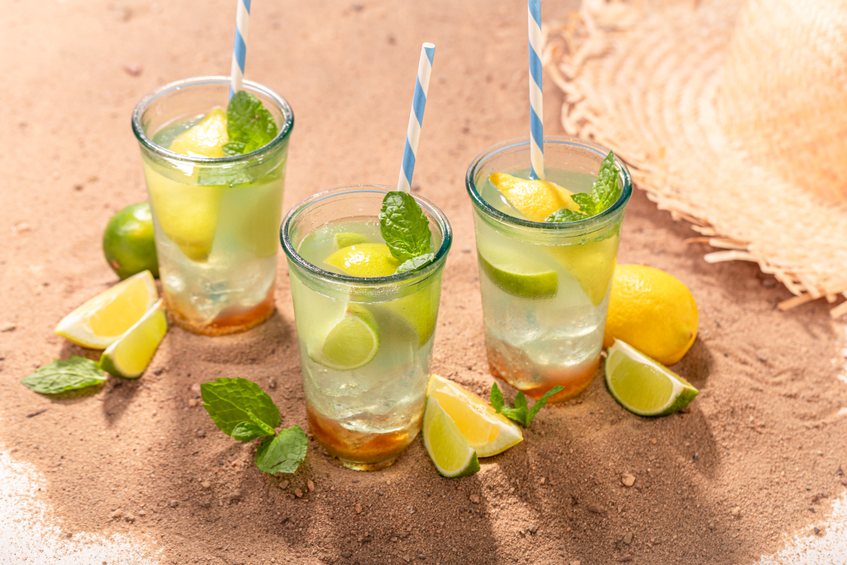 ann_dutt43679's tweet photo. Craving a quick pick-me-up Whip up this iced honey lemon tea in 5 mins: brew black tea, chill, add fresh lemon juice, a spoonful of honey u0026 ice—refreshing! https://t.co/ldF4hkOstw