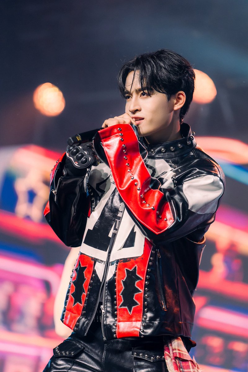 clo_ver_riser's tweet photo. #MonsterMusicFestival2026xCLO_VER
#MonsterMusicFestival2026_D1
#CLO_VER
#RISERMUSIC https://t.co/VyzTQCYEvU