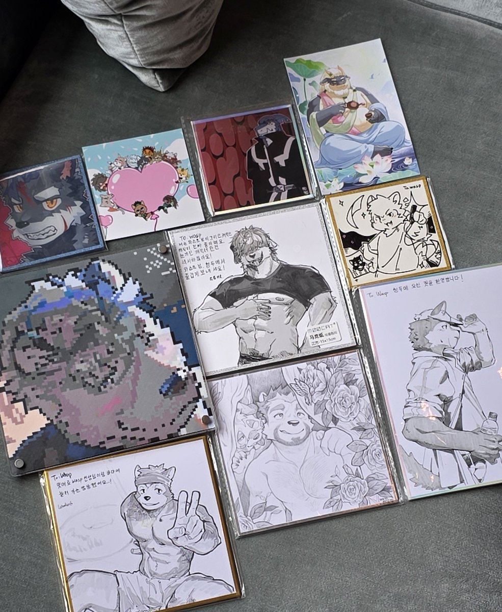 anthyutena's tweet photo. Furry8 活动真的很开心！非常感谢送我色纸的各位！🥰 https://t.co/sahf2LaGRq