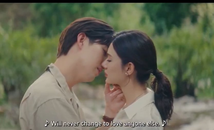 Lalinalena_BR's tweet photo. Did the director yell "cut" at that moment?

#HerinFrameเธอในภาพนั้น 
#HerInFrameTrailer
#Lalinalena  #ลีน่าลลินา https://t.co/wRxgyImSh3