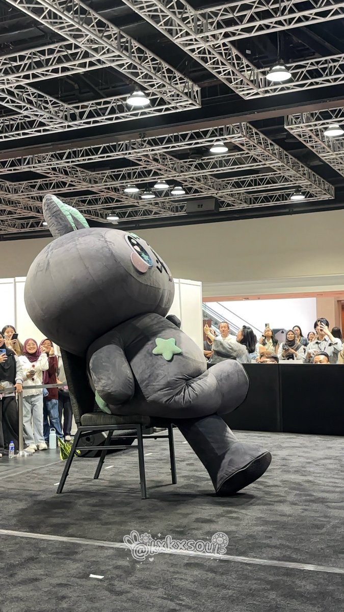 kxkxsoul's tweet photo. So happy that I got to see you again baby 🥰🐰

METAA 1ST IN MALAYSIA

#JapanExpoMalaysia2026xGMMTV
#JapanExpoMalaysia2026
#GMMTV
#Metaa
#WinMetawin https://t.co/jlgkzk7PIb