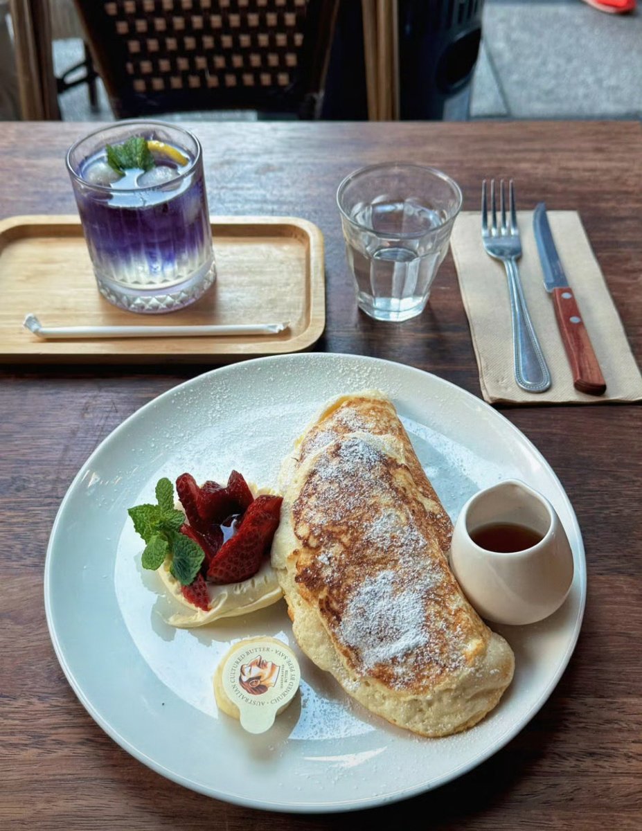 ruby_isaac62450's tweet photo. Truffles

本来是冲着Fig toast去的结果居然没有！可恶，点了份松饼🥞 https://t.co/L6OfDvny6S