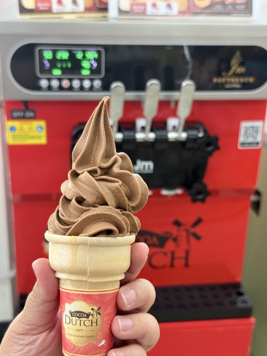 tm_tangmo42's tweet photo. อัลตร้าสมูททท 12 บาท ฟรินๆๆๆๆ🍦🍫 https://t.co/QtxJ9mpgQo
