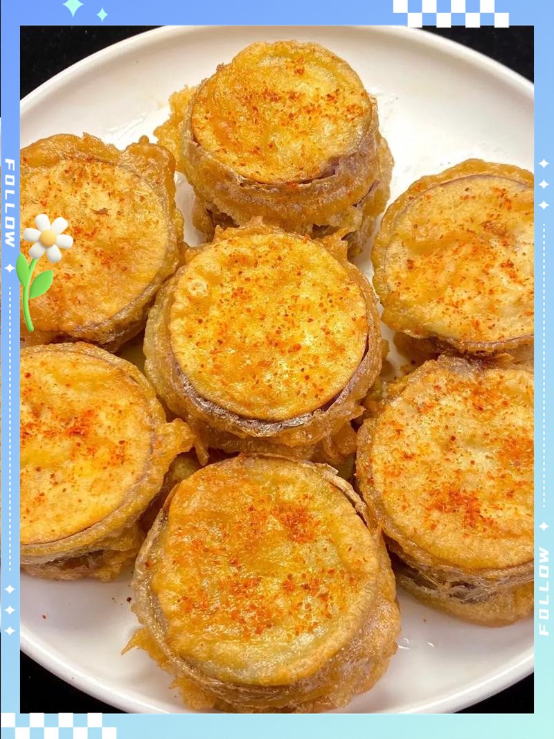 GermanBunes's tweet photo. 刚炸好的茄盒冒着热气，爸妈在厨房擦油烟机，小奶猫蜷在沙发上扒我的围巾，这就是最踏实的周末家的模样～ https://t.co/IJn0ztxcPD