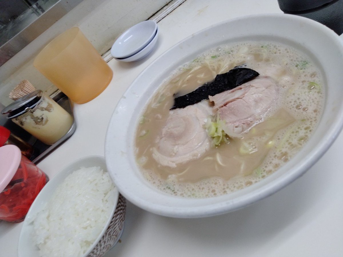 benly_cd90m's tweet photo. それからお約束のラーメン https://t.co/3Ge0R5YJdj