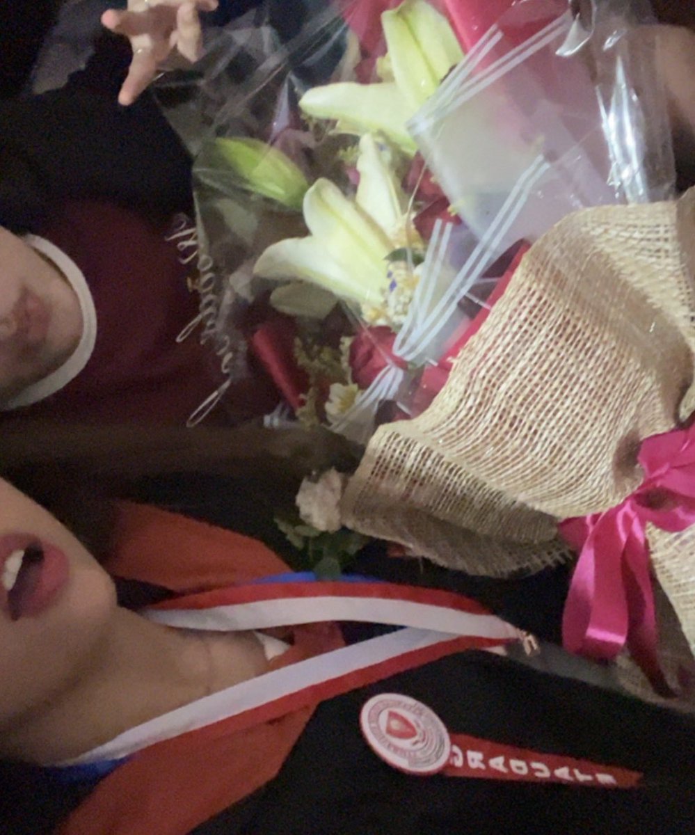 zerowroses's tweet photo. this is the reason why i became sooo inactive this year and the last few months of last year. i was clutching our last two semesters. and hey, it was quite worth it because guess who graduated yesterday with latin honors?? yes, me!! i want to express my gratitude here as well bc+ https://t.co/Vu8v3wJz4i