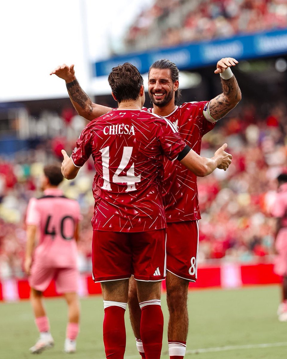 FootballGeekHQ's tweet photo. 🚨Steven Gerrard on Liverpool 4-2 victory over Sunderland in their first pre season match.

🗣️“What an impressive performance I will say, this actually reminds me of how Jurgen Klopp use to trust the young players from the academy, bringing them on as scouser.”

“It’s good to see the team pressing with confidence and giving it their all to get that meaningful results, that’s a fantastic team work together today.”

“Every player today plays well, Trey Nyoni in the midfield is really joy to watch, very young and confidently easing the pressure on the defense, that’s actually what a Liverpool side plays.”