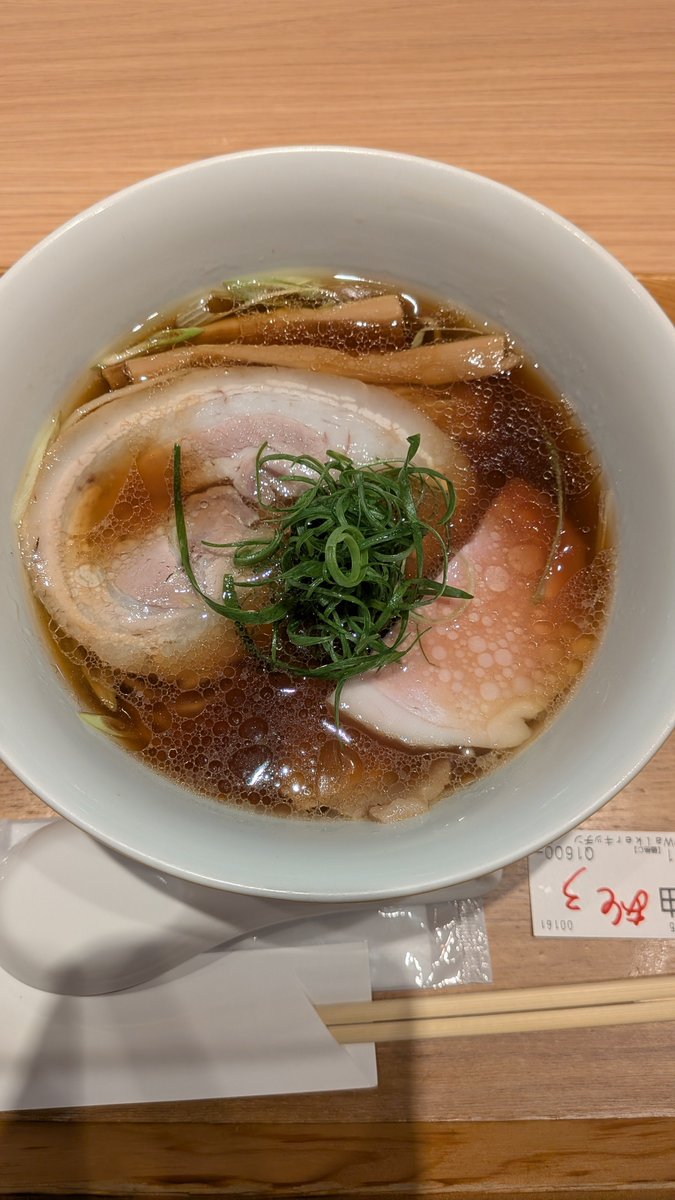 kayo_080's tweet photo. 雷がゴロゴロ鳴る日に「雷つけSOBA」食べれてよかった❤️記念日❤️近くにあると毎日通ってしまうから本鵠沼にあってよかったのかもしれない。灼熱の所沢
#ラーメンWalkerキッチン
お疲れ様でした!明日ラストまで頑張って✊
#うずとかみなり
🍜醤油SOBA
🍜濃密昆布水の雷つけSOBA
🍜冷やし中華YAMACHU https://t.co/uPdna16Zzw