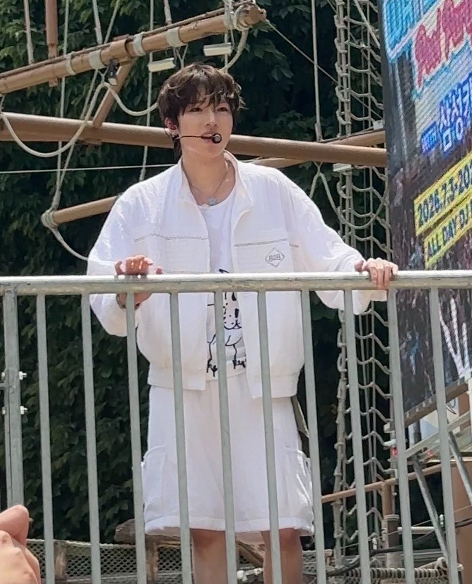 e4ar11th's tweet photo. 캐비 너무힘들고 재밋엇다 🫠 https://t.co/3iq2f0mPAz