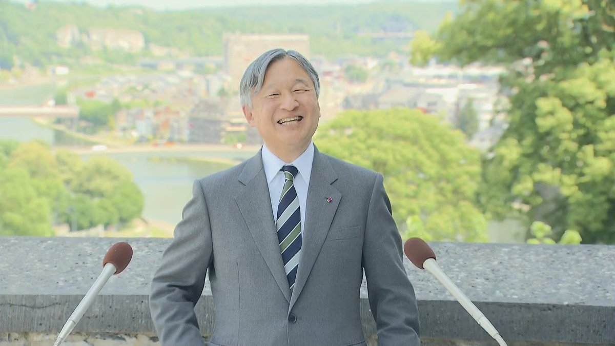 tomogang's tweet photo. 天皇陛下の笑顔を見ると、何故か穏やかな気持ちになる。そんな国民は多いだろう。陛下と同じく、敬宮愛子様の笑顔も、見る者に癒やしと安らぎを与え、平和な心持ちにさせてくれる。笑顔は心の本質を表す。笑顔という心を国民は魂の寄す処にしている。天皇の笑顔を継承出来るのは、愛子様しかいない。 https://t.co/aNlwbCLW2g