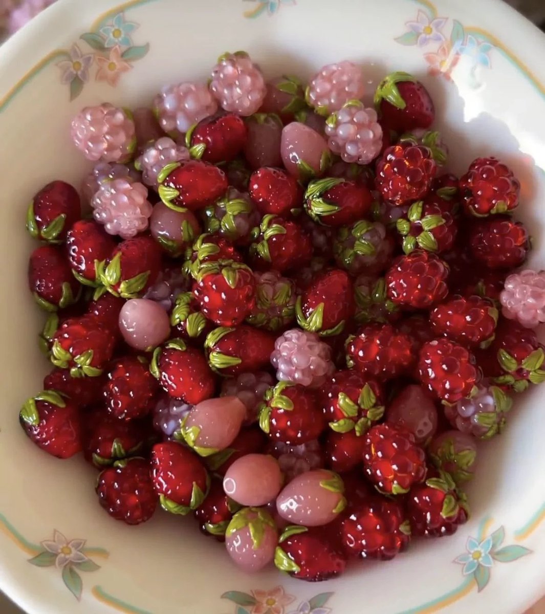 lavieestbelIe's tweet photo. Fruit bead collection https://t.co/gB52JMztJi