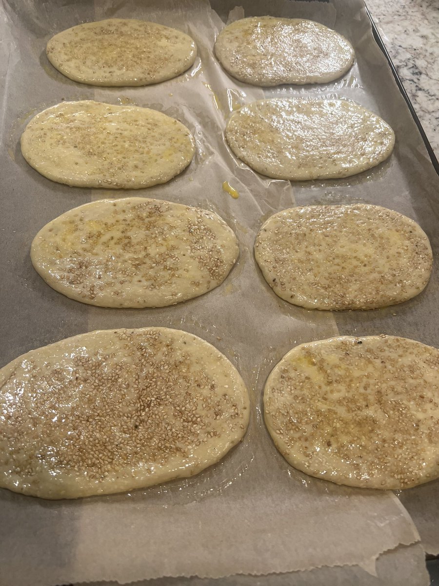 HMaozhang's tweet photo. Hand kneaded dough, sesame pastry. https://t.co/AY8afGatLh