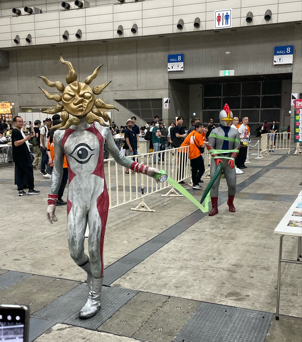 nico_yuuyuu's tweet photo. タローマンに拉致られた空想サラリーマン
#タローマン #空想サラリーマン #WF2026S https://t.co/ykMLBLcCPF