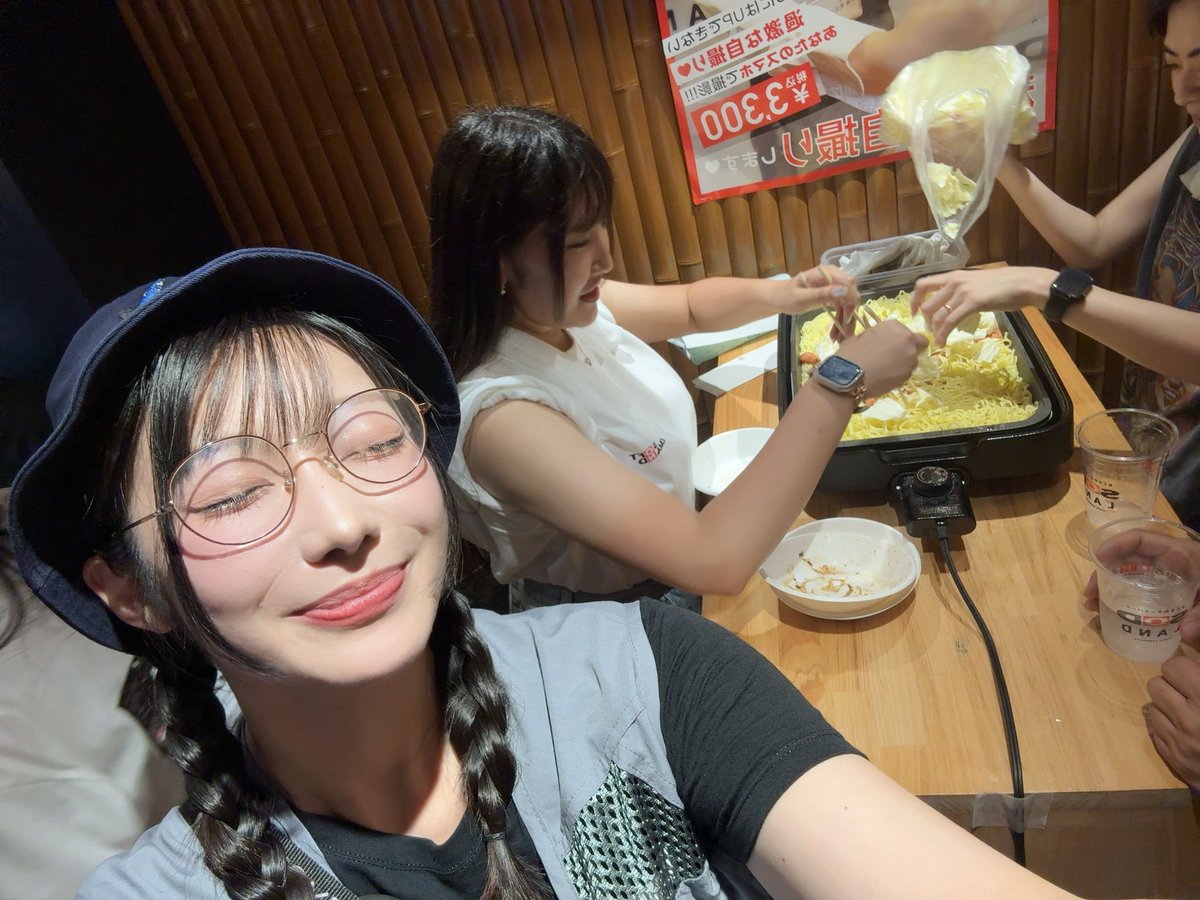 ginghamneko's tweet photo. 飛び入り参加させていただいてありがとうございましたっ🩵

BBQだ❗️夏だ❗️❗️🌻
紙皿で食べるお肉1番美味しいまである。 https://t.co/Lj9n5URKLA