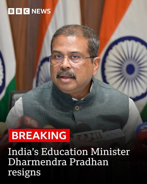 tm_anees's tweet photo. In India, the Constitution and its people are supreme. No government or leader has ever defied a student movement. This struggle has reminded the fascist government that reality.
A thousand thanks to the students, youth, Opposition Leader, and all who stood by..!! https://t.co/7Ujt5bV2ZZ