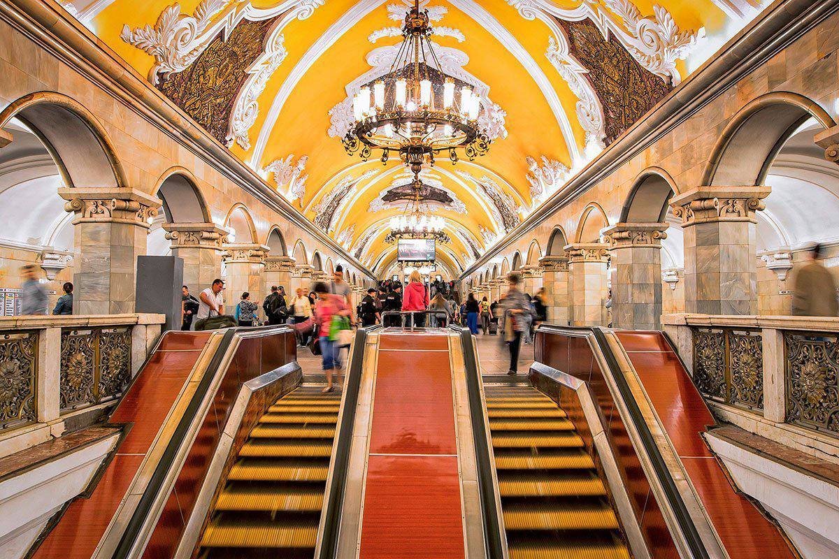 andreas_nigbur's tweet photo. The first thing you should see in Moscow is the Metro

The beauty of the Metro stations is world-famous, and their luxurious decorations are a must-see if you visit this unique underground city.

A Metro station is a chronicle written underground in Moscow, a luxurious palace open to all, a master collection of paintings and sculptures, a magnificent museum of miracles.

The first line was opened in 1935 and today this convenient means of public transport has more than 200 stations.

A quarter of it is cultural heritage.

The Moscow Metro has a fixed fare and you can travel anywhere with a single ticket. As long as you do not go to the surface, you are free to get on and off the train and transfer between lines.

The Mayakovskaya Metro station is considered one of the most beautiful train stations and won an award at the 1938 New York World's Fair.😉