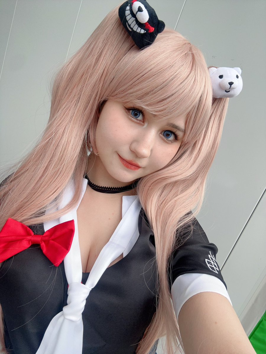 shokow613's tweet photo. 雨弱まった隙にコスプレエリア出てみたんだけど、撮りにきてくれる方いらっしゃいますか？🥺 https://t.co/1tuUedZL0W