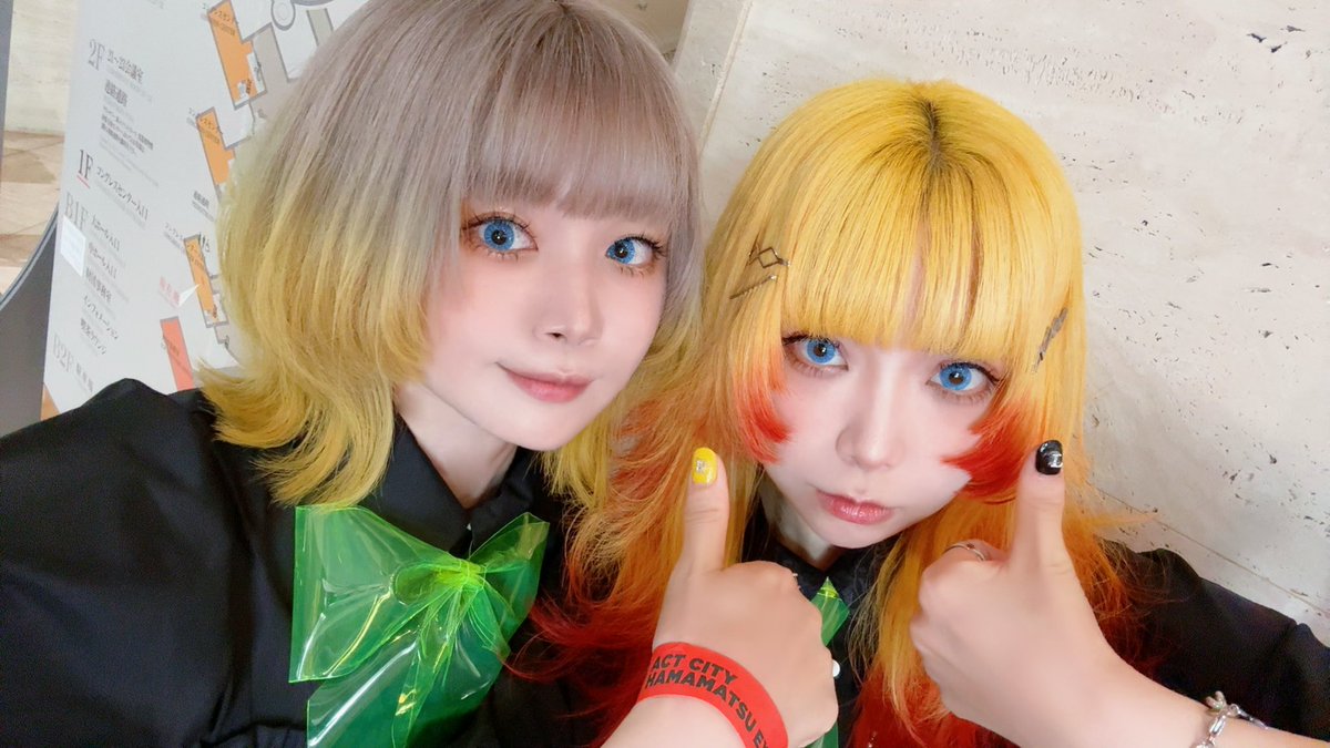 nekoma02's tweet photo. マジミラかわちい格好できました🌻
どうしても鏡音テイスト入れたくて、お揃いのリボンとネクタイ作った☺️ https://t.co/8s2sdXg64K