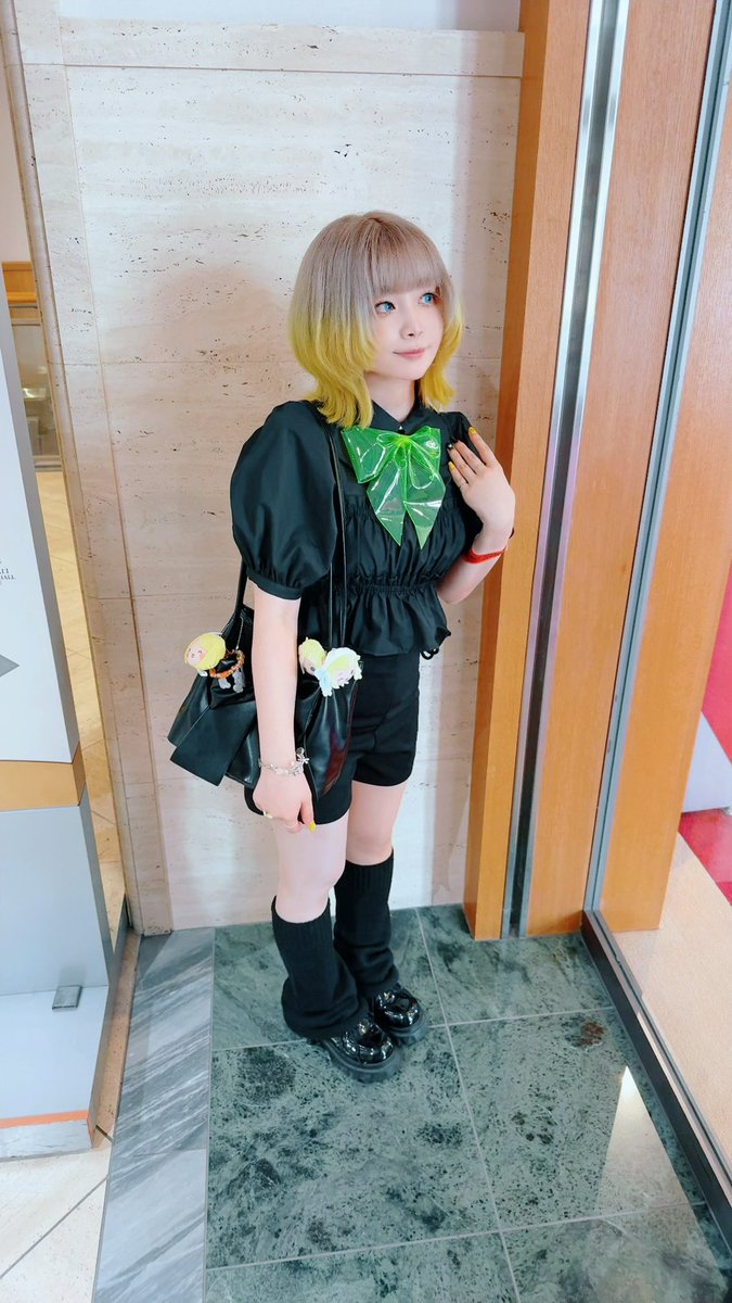 nekoma02's tweet photo. マジミラかわちい格好できました🌻
どうしても鏡音テイスト入れたくて、お揃いのリボンとネクタイ作った☺️ https://t.co/8s2sdXg64K