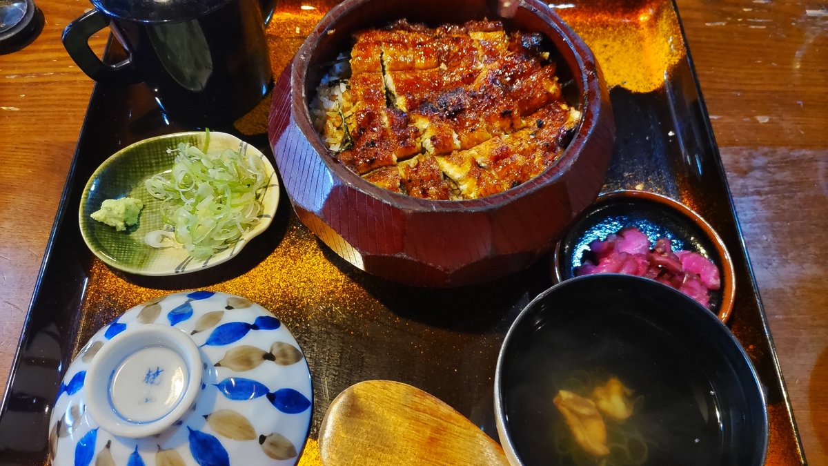 925Tin's tweet photo. 今日は土用の丑の日
ひつまぶし 上  3700円
お昼時に行ったらめちゃくちゃ混んでた
え、ウナギ嫌いな人？
そんなヤツおらんやろぉぉ https://t.co/H7DRpWJUnR