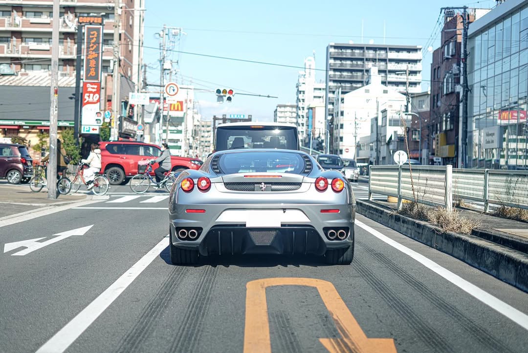 abcdonupdata's tweet photo. お気に入りの車と過ごす時間🚗
何気ない街の景色も、少し特別に感じる

#愛車 #ドライブ #車のある風景 #車好きな人と繋がりたい #ポルシェ #フェラーリ #休日ドライブ #カーライフ https://t.co/MJRZZQsi4N