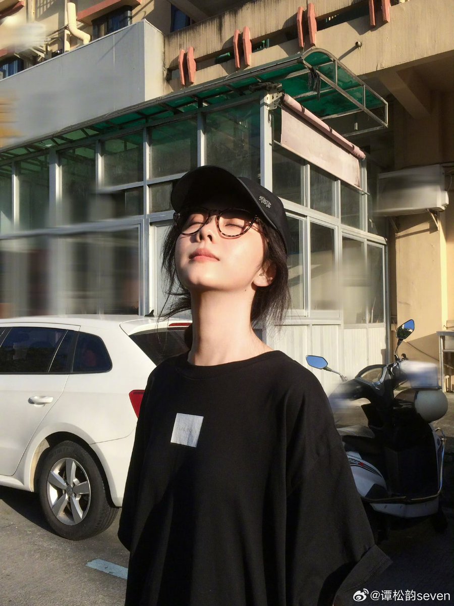 forsongyun's tweet photo. #TanSongyun Weibo update!

— I already know what everyone’s going to say the moment you see this post. 😆

#谭松韵 #SevenTan https://t.co/0xWUHc1RfJ