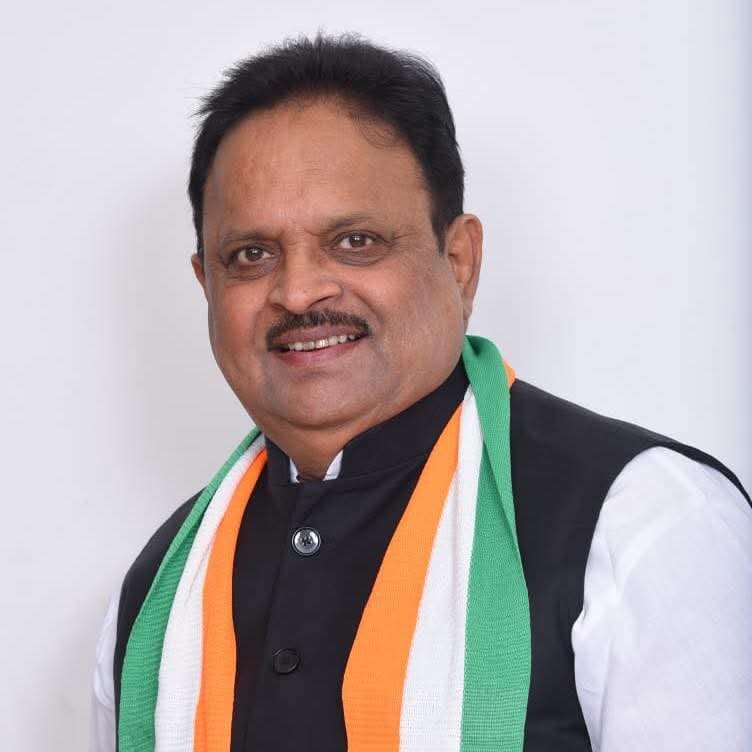drcpjoshi's tweet photo. पूर्व कैबिनेट मंत्री डॉ. रघु शर्मा जी को जन्मदिन की हार्दिक बधाई एवं शुभकामनाएं।

ईश्वर से आपके उत्तम स्वास्थ्य, दीर्धायु एवं खुशहाल जीवन की कामना करता हूँ l
 @RaghusharmaINC https://t.co/Hf97sOMcyA