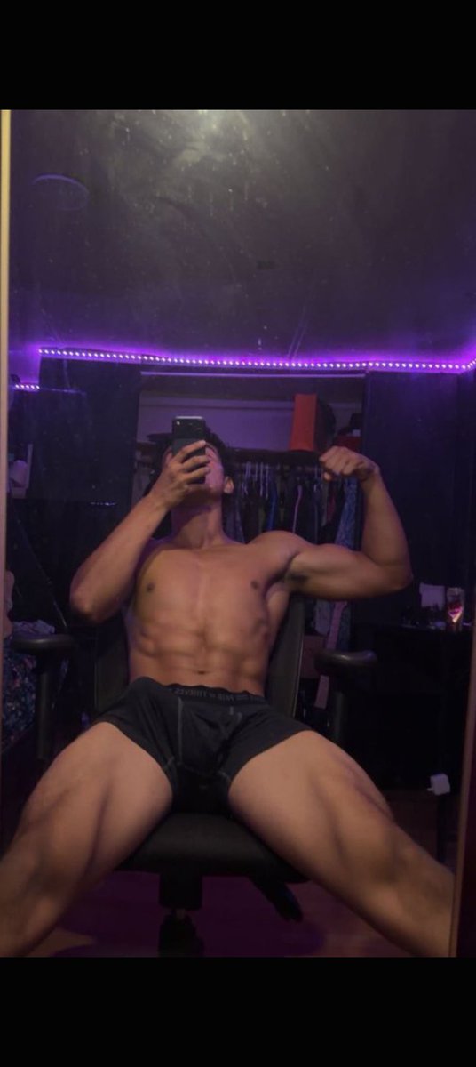 Sammpsexm's tweet photo. Need a sugar mommy fr #nsfw #latino #nsfwtwt #horny #arab #abs #trade https://t.co/54ECrLL1Iz