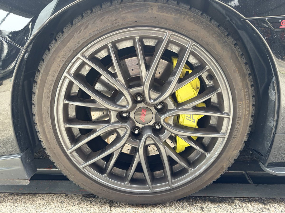TC_FD2's tweet photo. H30 WRX STi E型
2.7万キロ　車検R9.10まで
480万
セールスポイント
外装STiエアロ、ウイング
HKSキャタライザー
STiマフラー
ブリッツアーム
ECU TEC現車合わせでオートブリッピング＆フラットシフト
サーキット未走行車両

ダメポイント
前期19インチ＆スタッドレス
ハンドルガピガピ

#車売ります https://t.co/CJNvOtimnW