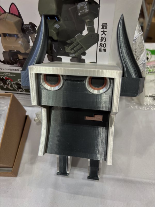 mamobaki3's tweet photo. 雨だ！！
つうこって撤収！

販売中にもかかわらず快くサインをしてくれた御三方。どうもありがとうございました♪これからも応援しますよ！！

#WF2026ｓ 
#モデリズム
#moino
#マルットイズ https://t.co/oaIeqyg1Ts