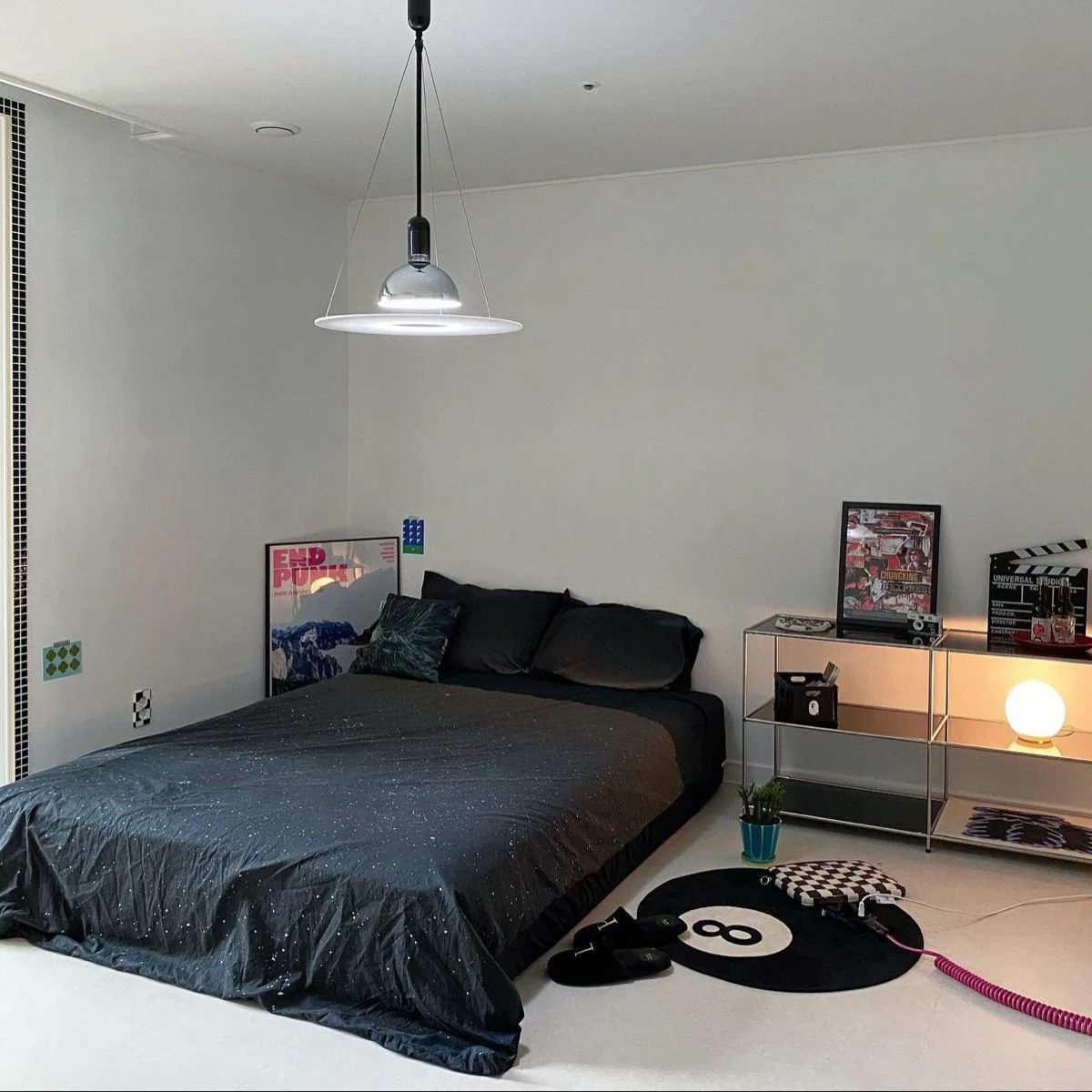 GntlemansGeek's tweet photo. As a man, you need a workspace that makes you want to build your future. https://t.co/BXUIwnNS4L