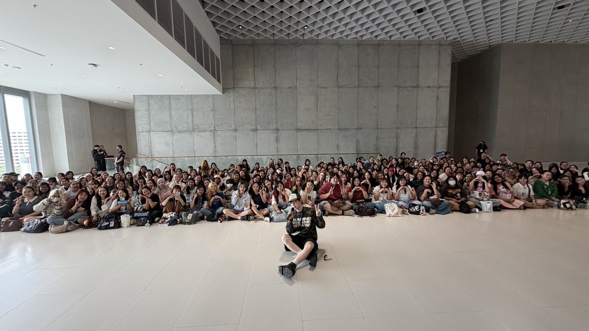 ATLASofficialTH's tweet photo. ขอบคุณทุกคนที่มาหา #PoomATLAS กันนะครับ ดีใจที่ได้พูดคุยกับทุกคนน้าา😊

🗓️ : 26 July 2026
⏰ : 12.00-12.30 น.
📍 : One bangkok forum หน้า hall 4

#ATLASth #ATLAS_th
#XOXOentertainment https://t.co/LQAcAK4ME8