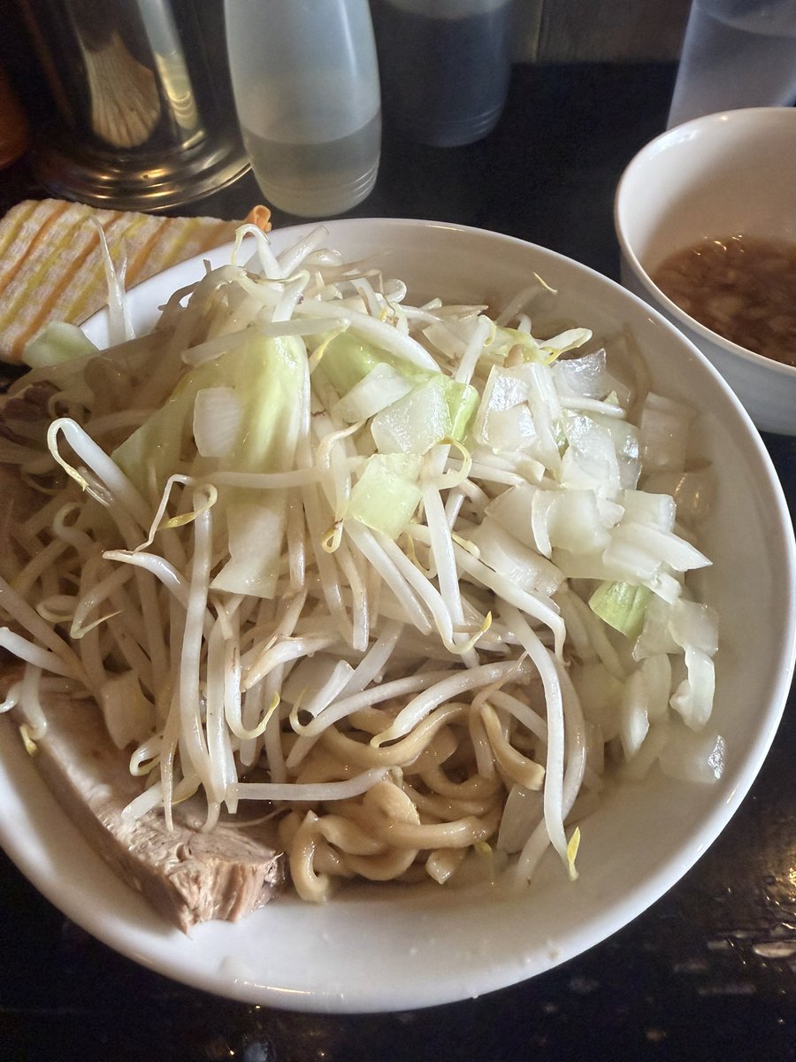 tom_at_0's tweet photo. とりあえず1人食してきた https://t.co/YiPi8fuZta