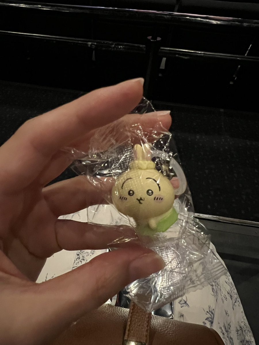 melo__doll's tweet photo. ちいかわ映画、初日はうさぎで2日目にハチワレきてくれたー🫶
島二郎がツボすぎて迷わずグッズを購入 https://t.co/PAEeVkcE5Z