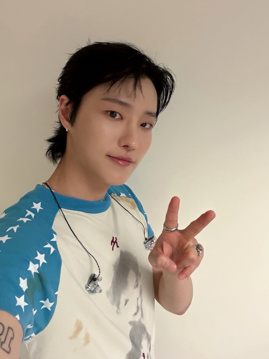 c_woodzofficial's tweet photo. [📷] 
260725
2026 WOODZ WORLD TOUR＇Archive. 1＇ IN LOS ANGELES

🧡천사들의 도시 Los Angeles에서 
MOODZ들이랑 즐거운 시간🪽💙

승연이ㄱr MOODZ의 별Oㅣ다..☆★

#WOODZ #우즈
#Archive1 #Archive1_in_LosAngeles https://t.co/1G3JBkxnRT