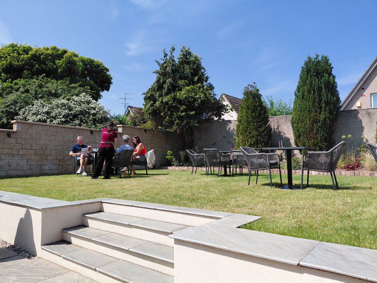 sandymb1956's tweet photo. The newly restored/refurbished beer terrace and garden🍺🍷🥃 at 
THE RAILWAY INN, JUNIPER GREEN
#Edinburgh looking good in the sun
Also very POASH lavvies 😃 . https://t.co/qXn7pirZJm