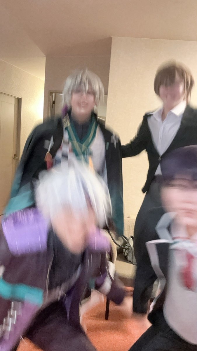 0633X's tweet photo. Cosplay ／ 🌈🕒 rfmo

ブレブレ界隈

 #ろふおり大暴れ界隈 https://t.co/A6TpRASUun