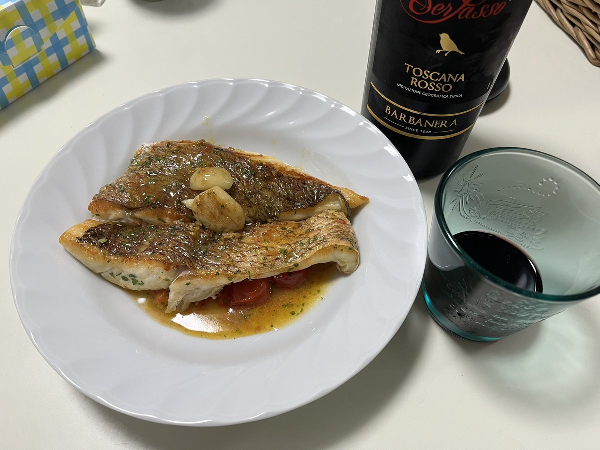 sorenari2's tweet photo. これは鯛が高すぎることに目を瞑ったけどワインが美味しかったアクアパッツァ https://t.co/OxIM3Ebbk7