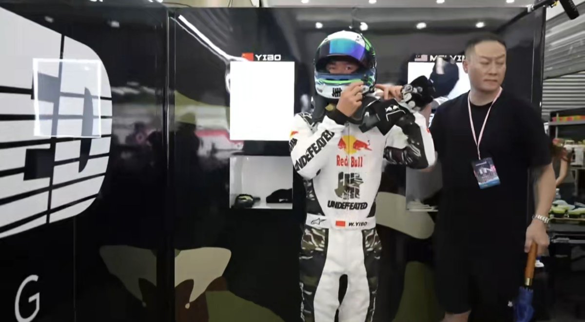 W1Baddict's tweet photo. มาแล้วจ้าาาา​ รายงานตัววว

#หวังอี้ป๋อ #WangYibo 
#85RACING #YIBO85 https://t.co/drkEVIxFsa