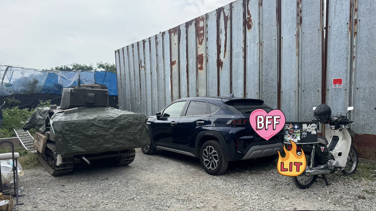WOLFGANG1945's tweet photo. 仲間の協力を得て
遂にM4シャーマン(シャーボーイ)の装甲部分が新車体に移設されました。
多分250キロくらいあったのでしびれたました… https://t.co/4sTnMRyouN