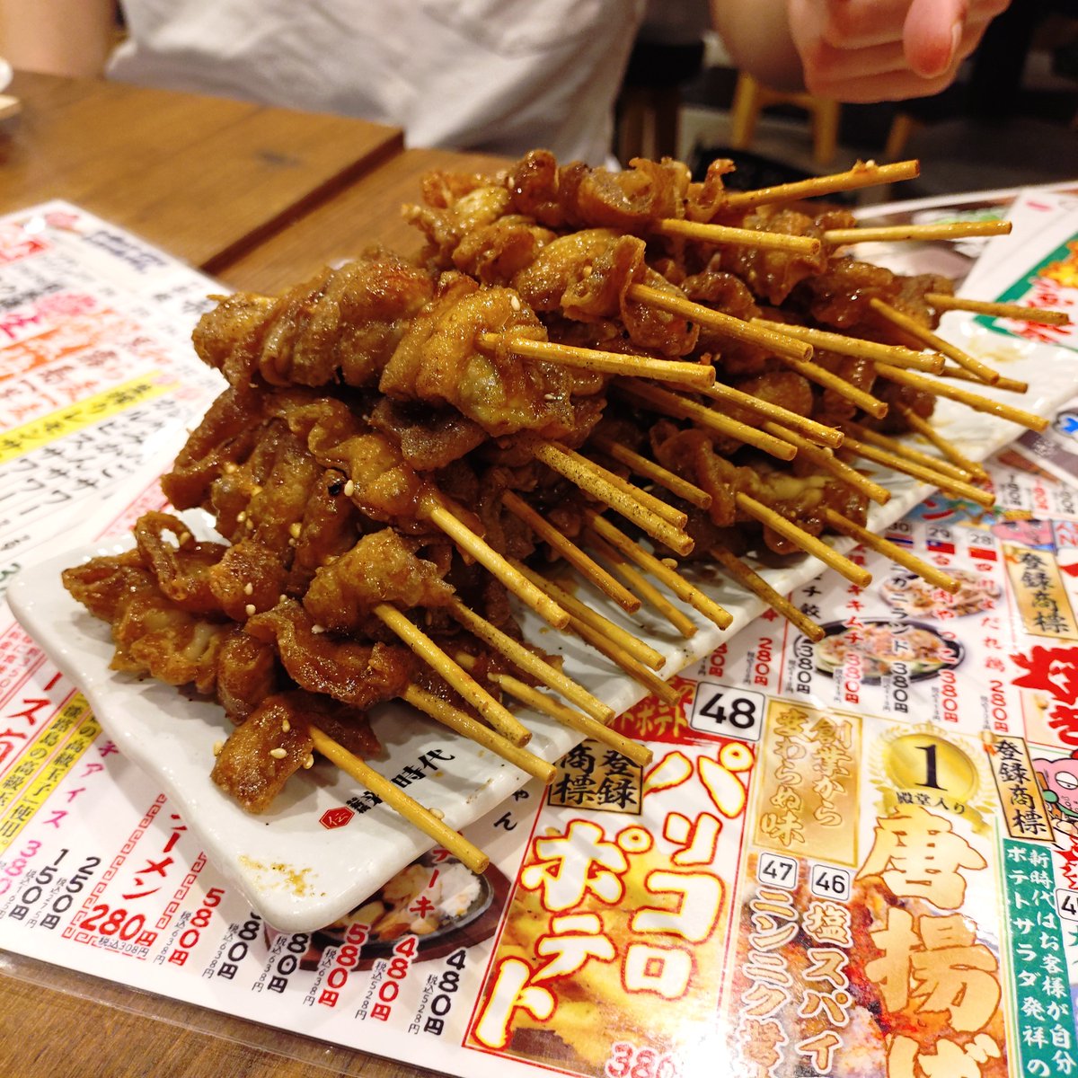 Q_bernings's tweet photo. 昨日は名古屋行ってた。今日は朝っぱらから法事だったんで寝不足なので寝る( ˘ω˘)ｽﾔｧ https://t.co/mmhcYO2NoK