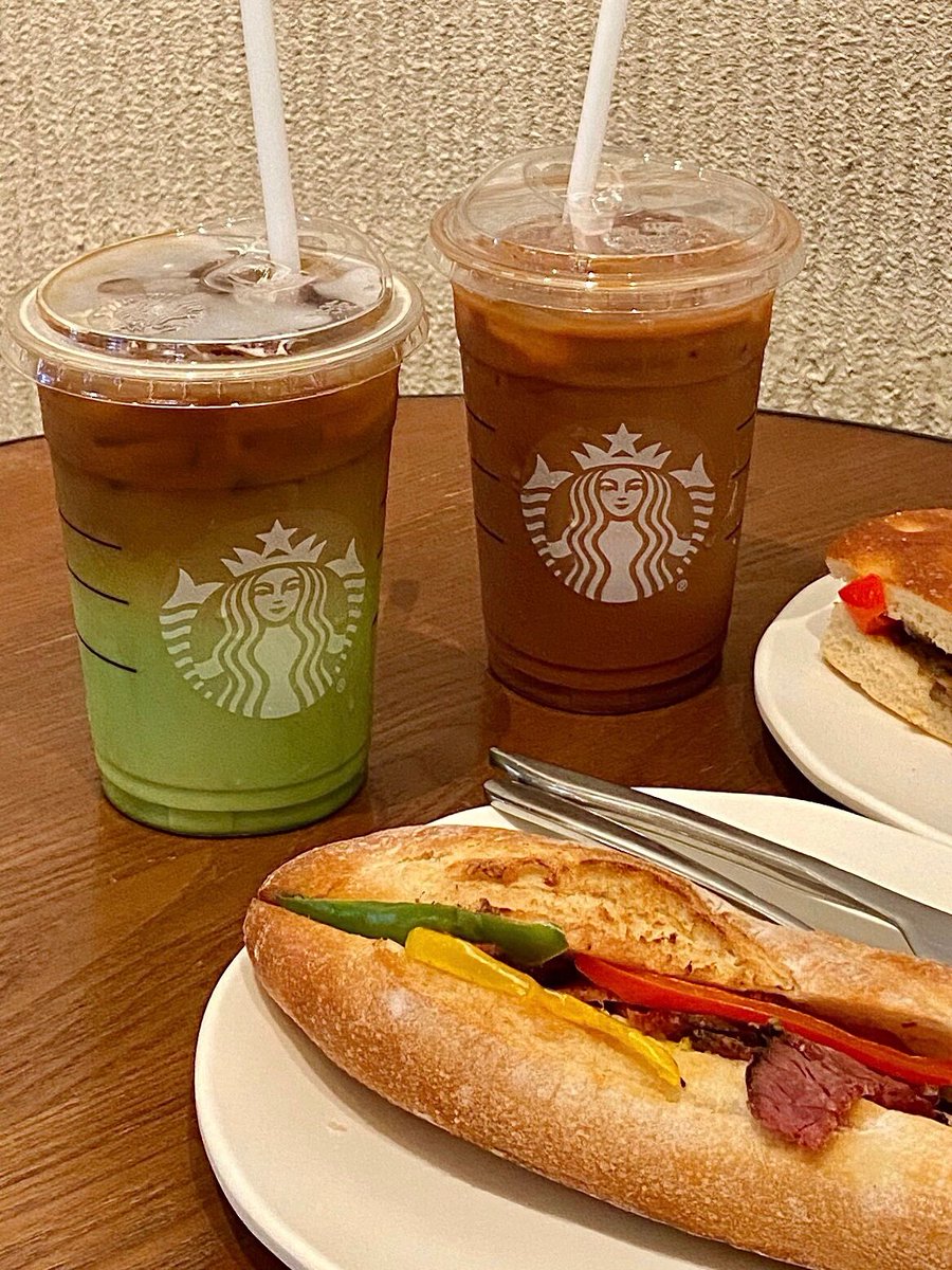 vrabcova94's tweet photo. Craving a creamy pick-me-up Whip up a 2-min iced oat latte: brew strong coffee, pour over ice, add oat milk u0026 a dash of vanilla syrup. Smooth, cozy, ready to sip! https://t.co/7wF4gnZM0F