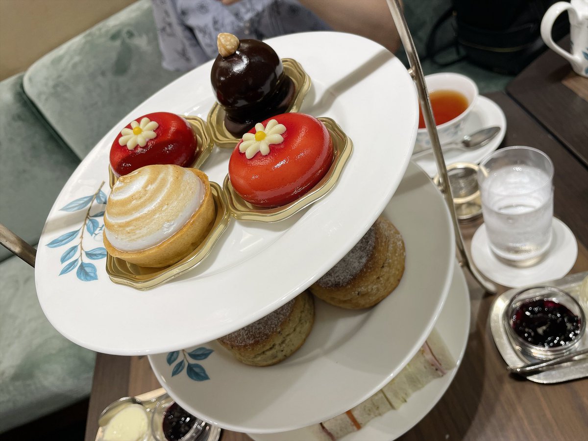 Couture963's tweet photo. お蘭殿+ﾑｼｭﾒでぬんちゃ女子会してきた！
相変わらず紅茶が美味すぎる❣️ https://t.co/5wNI6WPLha