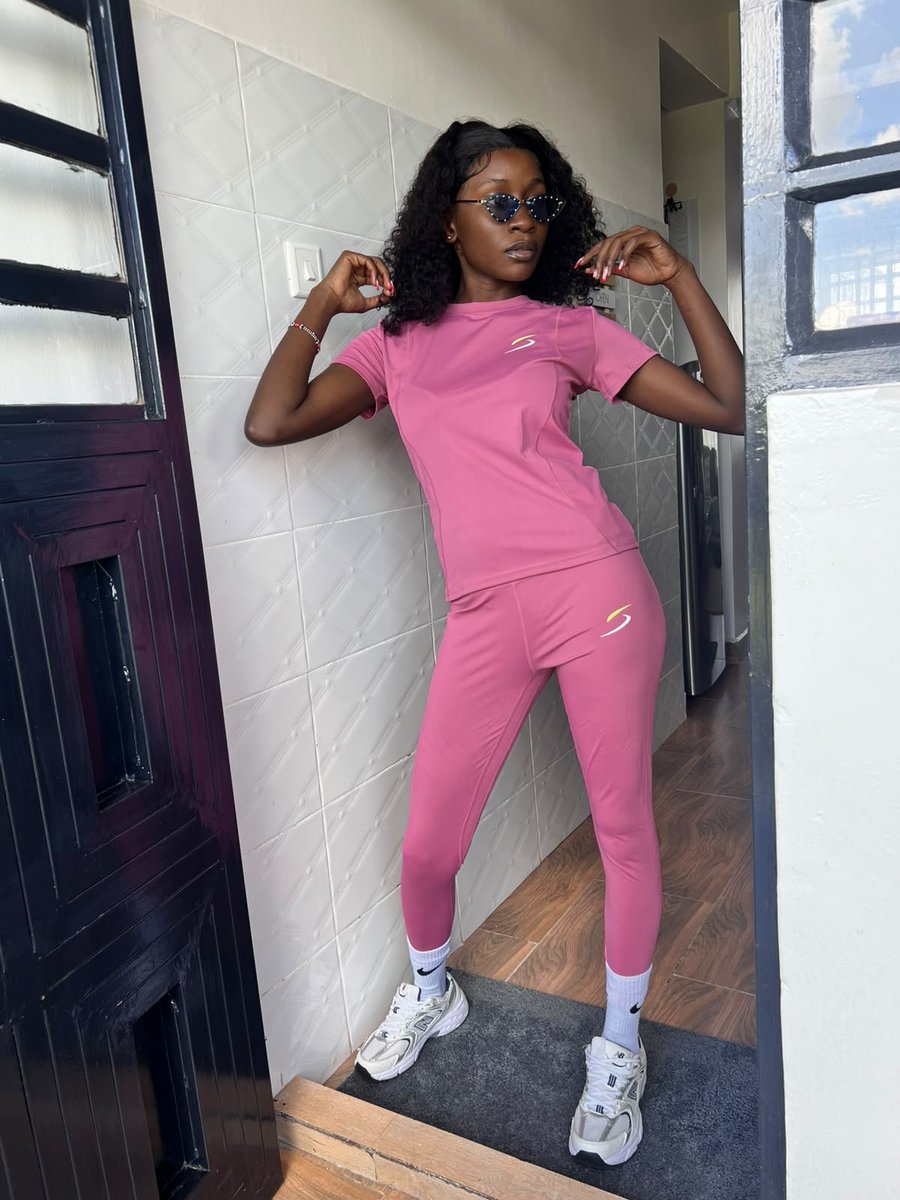 sujita_active's tweet photo. Strength isn't just built in the gym—it's built in the choices you make every day. Dress for the life you're creating. Turn it up today 💪✨
#SujitaActive #MoveWithConfidence #Activewear https://t.co/eEm4NtnRdR